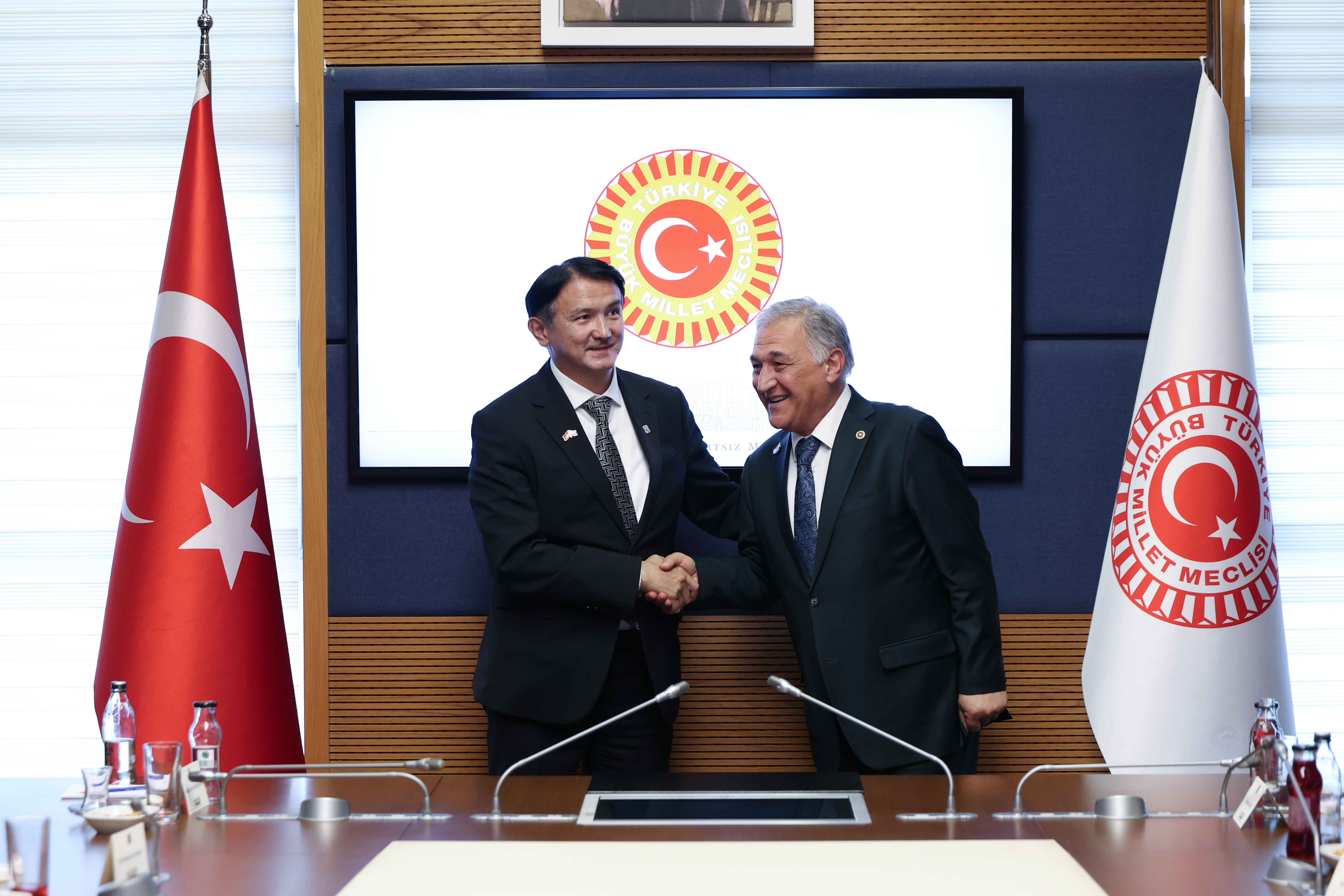 Зураг 2.JPG